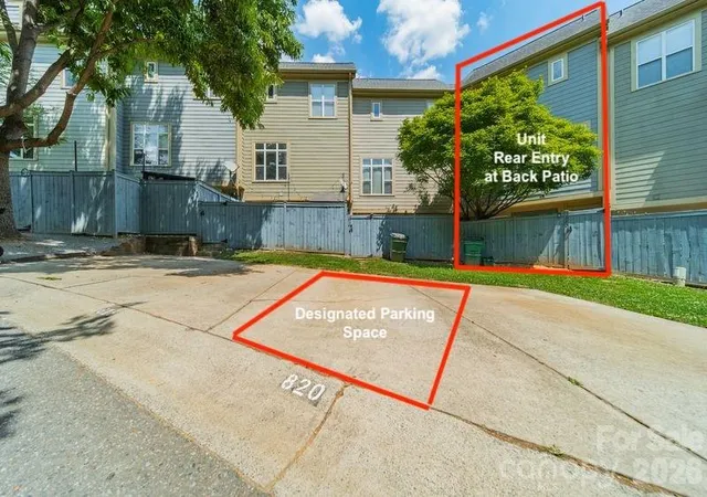 Listing Photo 2 - Condo for sale in building located at 820 Gdn District Dr, Charlotte, NC 28202 - Unit #