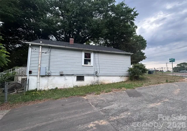 3rd image of 317 S Yates St, Gastonia, NC 28052 | MLS# 4382832