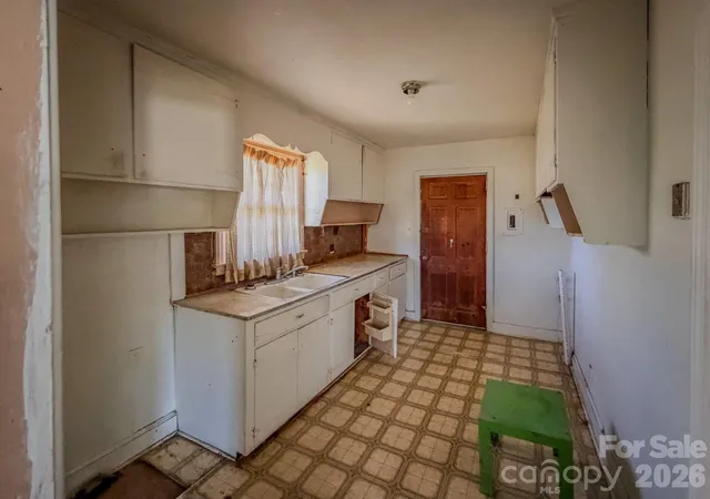 Photo 3 of Single family home for sale at 929 Mt Gallant Dr, Rock Hill, SC 29730 | MLS# 4382834 | Listing updated on 2026-10-08