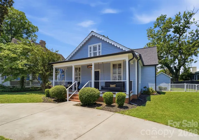 1st image of 500 N Main Ave, Newton, NC 28658 | MLS# 4382838