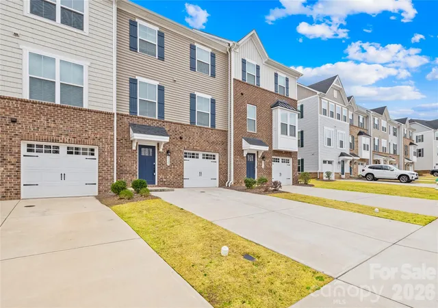 Photo 2 of Townhouse for sale at 2620 Grantham Pl Dr #42, Fort Mill, SC 29715 | MLS# 4382871 | Listing updated on 2026-08-17