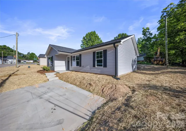 2nd image of 303 W 9th St, Kannapolis, NC 28081 | MLS# 4382873