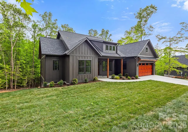 Homes for sale in Hendersonville, NC | 164 Reserve Wy, Hendersonville, NC 28792 | MLS# 4382882