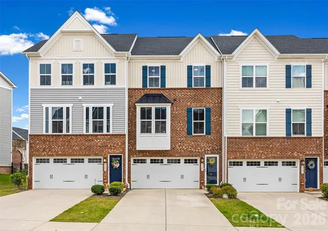 Photo 4 of Townhouse for sale at 2605 Grantham Pl Dr, Fort Mill, SC 29715 | MLS# 4382900 | Listing updated on 2026-09-06