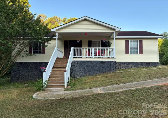 Homes for sale in Shelby, NC | 1721 Fallston Rd, Shelby, NC 28150 | MLS# 4382930