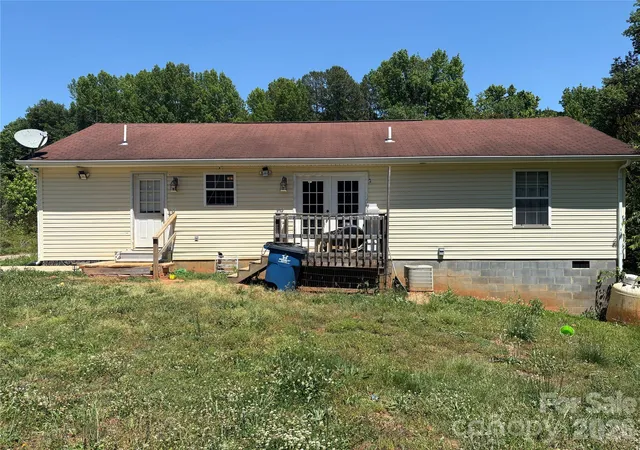 Homes for sale in Shelby, NC | 1721 Fallston Rd, Shelby, NC 28150 | MLS# 4382930