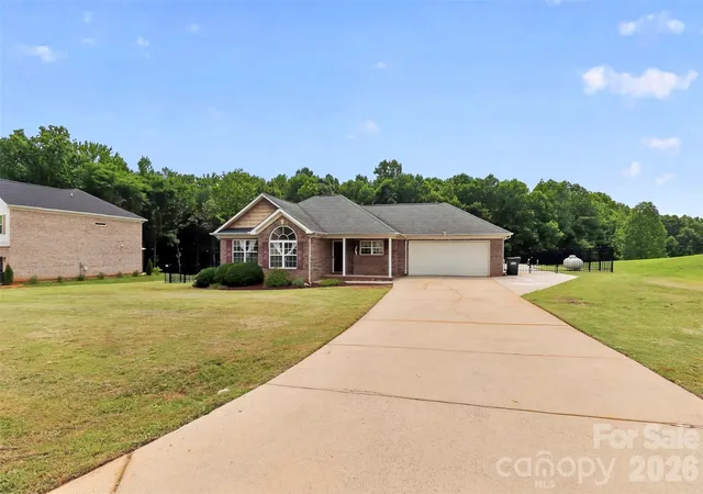 Homes for sale in Marshville, NC | 2823 Gourdvine Dr, Marshville, NC 28103 | MLS# 4382980