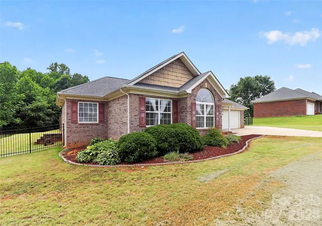 Homes for sale in Marshville, NC | 2823 Gourdvine Dr, Marshville, NC 28103 | MLS# 4382980