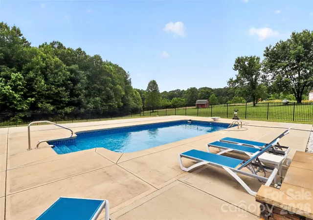 Homes for sale in Marshville, NC | 2823 Gourdvine Dr, Marshville, NC 28103 | MLS# 4382980