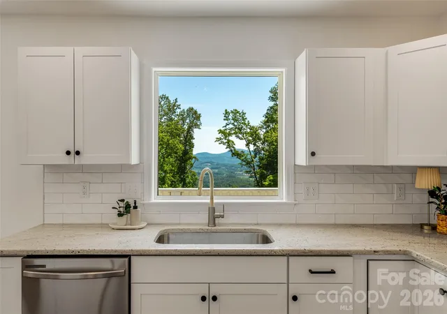 2nd image of 69 Milburn Ln, Hendersonville, NC 28792 | MLS# 4383006