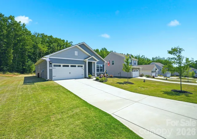 Photo 3 of Single family home for sale at 124 N Sina St, Troutman, NC 28166 | MLS# 4383028 | Listing updated on 2026-09-30