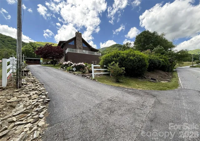 Photo 2 of Single family home for sale at 361 Black Camp Gap Rd, Maggie Valley, NC 28751 | MLS# 4383045 | Listing updated on 2026-10-02