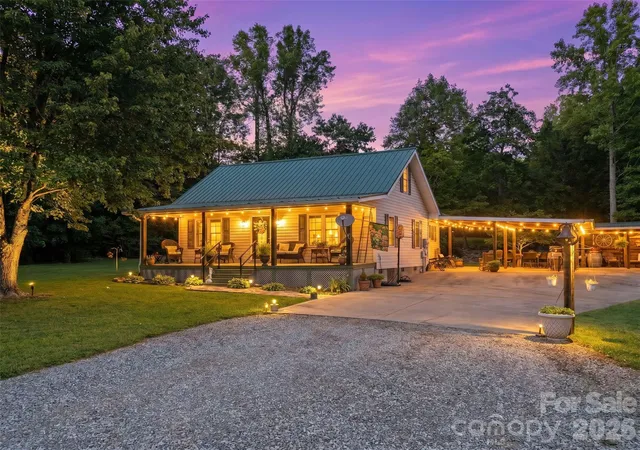 Photo 1 of Single family home for sale at 176 + 174 Oak Holw Rd, Union Grove, NC 28689 | MLS# 4383053 | Listing updated on 2026-08-28