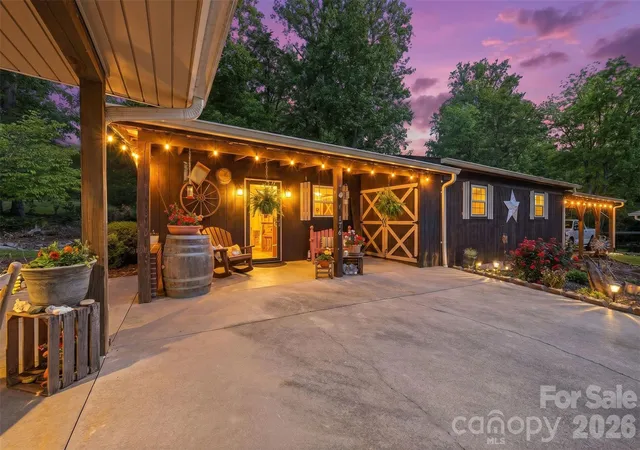 Photo 2 of Single family home for sale at 176 + 174 Oak Holw Rd, Union Grove, NC 28689 | MLS# 4383053 | Listing updated on 2026-08-28