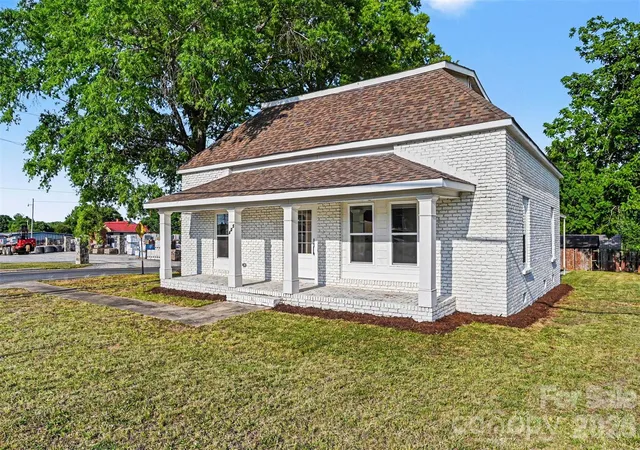 Homes for sale in Albemarle, NC | 405 Aquadale Rd, Albemarle, NC 28001 | MLS# 4383064