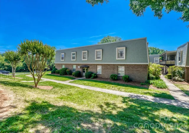 1st image of 2610 Park Rd #B, Charlotte, NC 28209 | MLS# 4383163