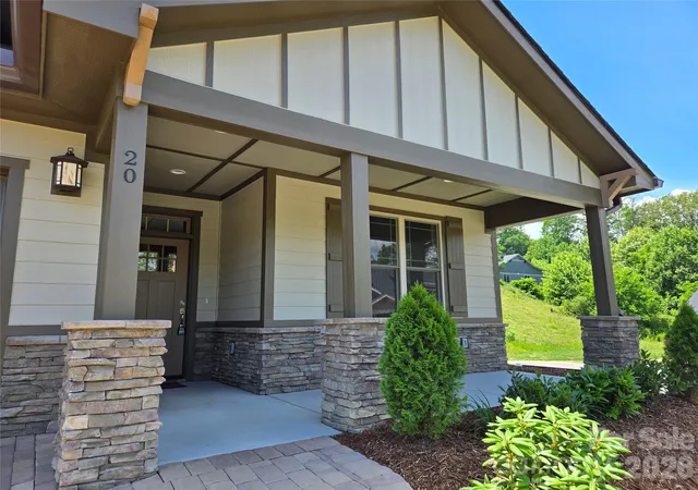 4th image of 16 Craftsman Overlook Rdg #27, Arden, NC 28704 | MLS# 4383199