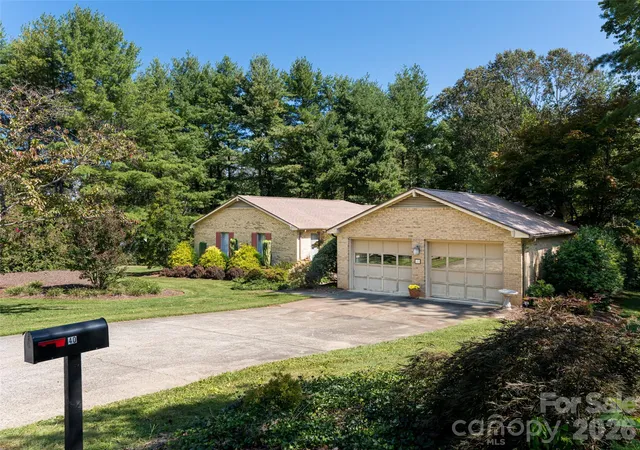 Homes for sale in Weaverville, NC | 40 Applecross Rd, Weaverville, NC 28787 | MLS# 4383217