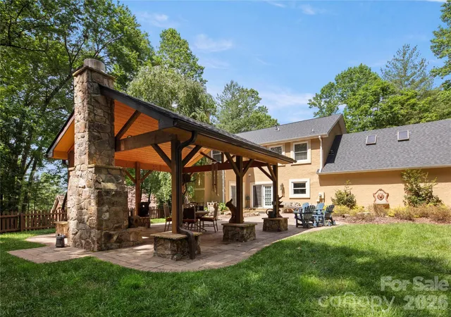 2nd image of 105 Braeside Cir, Asheville, NC 28803 | MLS# 4383221