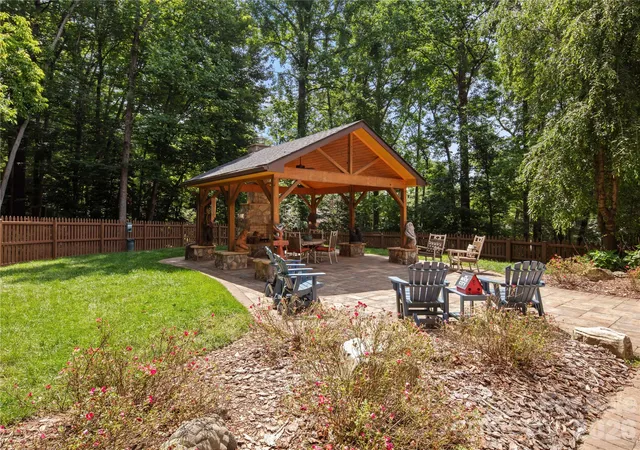 4th image of 105 Braeside Cir, Asheville, NC 28803 | MLS# 4383221