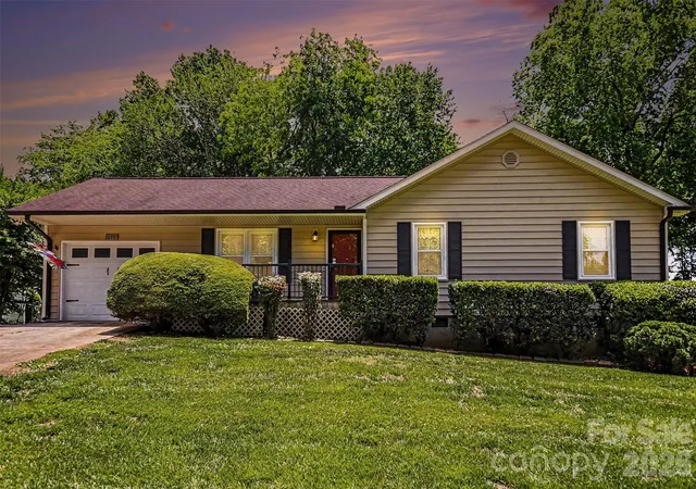 Homes for sale in Statesville, NC | 115 Cartway Ln, Statesville, NC 28625 | MLS# 4383240