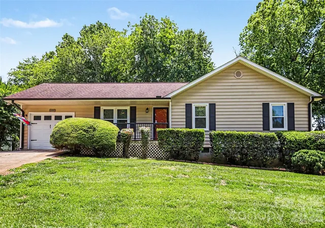 Homes for sale in Statesville, NC | 115 Cartway Ln, Statesville, NC 28625 | MLS# 4383240