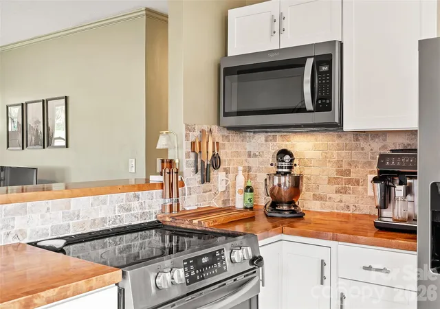 Photo 4 of Single family home for sale at 708 Prince Dr, Hendersonville, NC 28791 | MLS# 4383247 | Listing updated on 2026-10-05