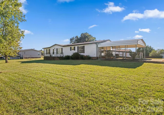 Photo 3 of Single family home for sale at 25 Lineside Dr, Stony Point, NC 28678 | MLS# 4383309 | Listing updated on 2026-10-08
