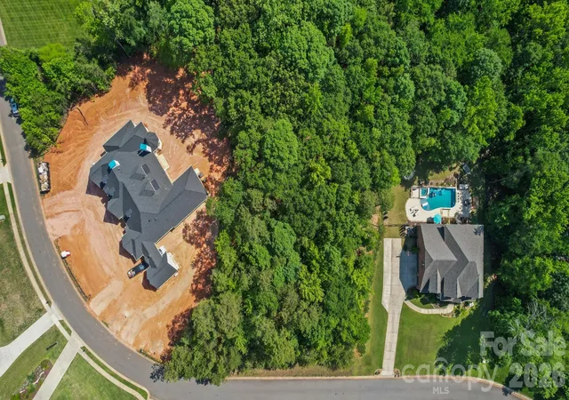 2nd image of 1235 Lancashire Dr, Fort Mill, SC 29707 | MLS# 4383321