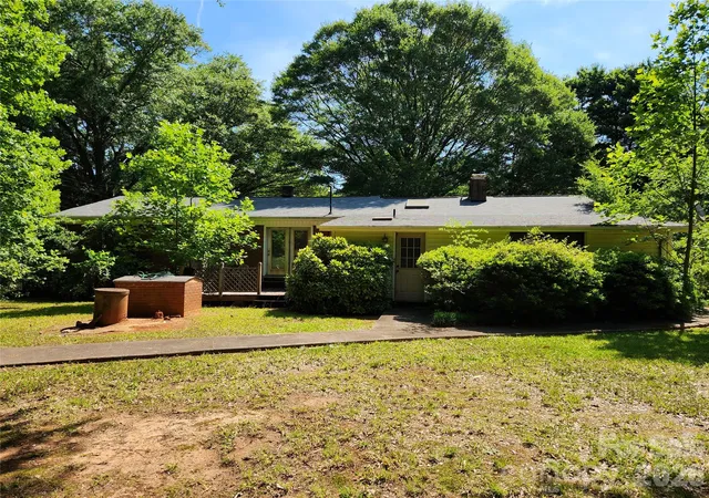 Homes for sale in Lincolnton, NC | 3136 Philadelphia Church Rd, Lincolnton, NC 28092 | MLS# 4383332