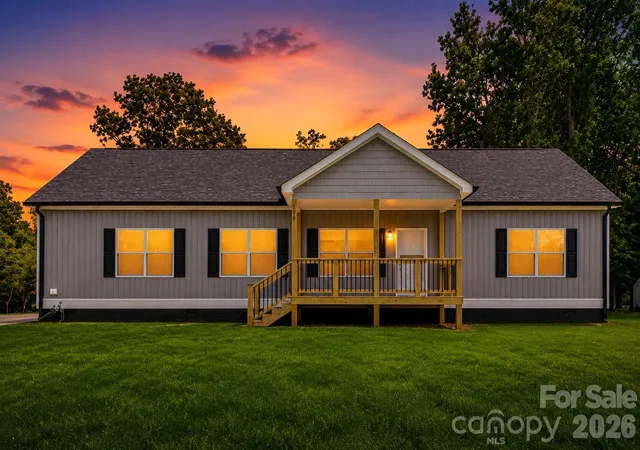 Photo 3 of Single family home for sale at 109 Sarah Ave, Newton, NC 28658 | MLS# 4383334 | Listing updated on 2026-09-23