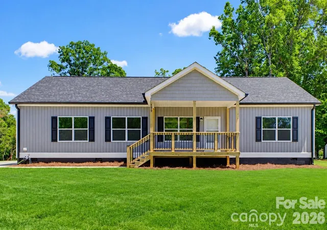 Photo 2 of Single family home for sale at 109 Sarah Ave, Newton, NC 28658 | MLS# 4383334 | Listing updated on 2026-09-23