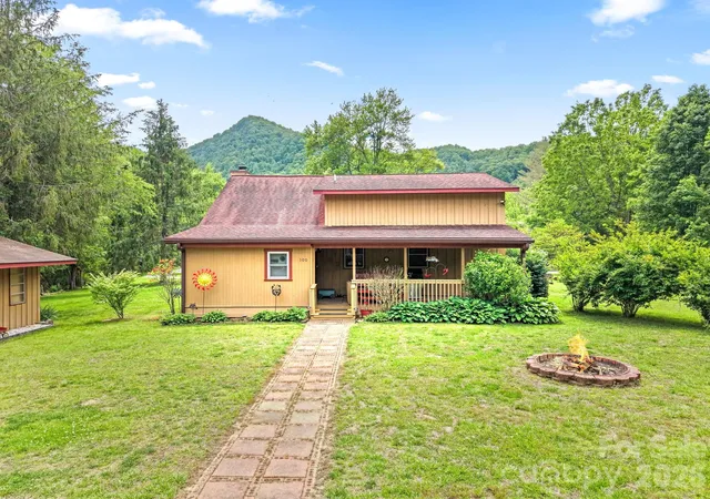Homes for sale in Cullowhee, NC | 300 Bugle Boy Dr, Cullowhee, NC 28723 | MLS# 4383364