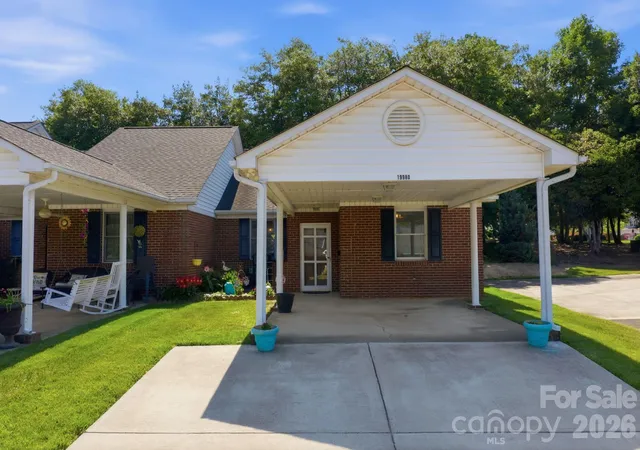 Photo 3 of Townhouse for sale at 19980 Oak Leaf Cir, Cornelius, NC 28031 | MLS# 4383393 | Listing updated on 2026-08-25