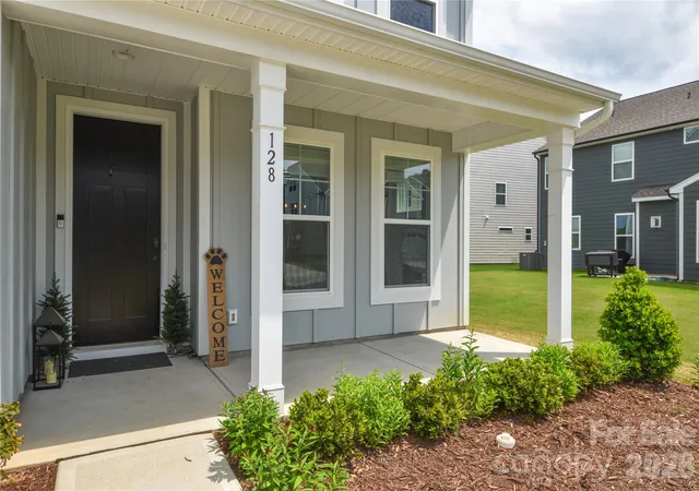 Photo 3 of Single family home for sale at 128 Ballantree Rd, Mooresville, NC 28115 | MLS# 4383395 | Listing updated on 2026-07-29