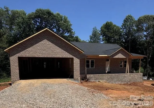 4th image of 1895 Knolls Dr, Newton, NC 28658 | MLS# 4383402