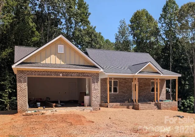 Photo 3 of Single family home for sale at 1895 Knolls Dr, Newton, NC 28658 | MLS# 4383402 | Listing updated on 2026-09-22