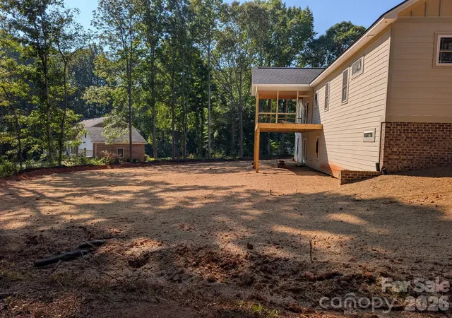 Photo 4 of Single family home for sale at 1895 Knolls Dr, Newton, NC 28658 | MLS# 4383402 | Listing updated on 2026-09-29