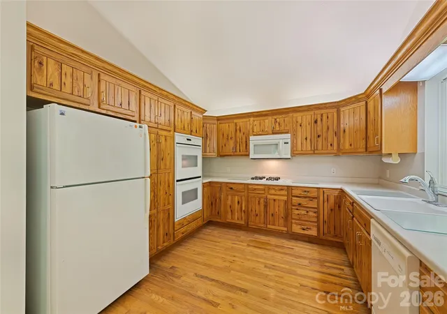 Photo 3 of Single family home for sale at 21 Winterview Trl, Hendersonville, NC 28739 | MLS# 4383420 | Listing updated on 2026-10-02