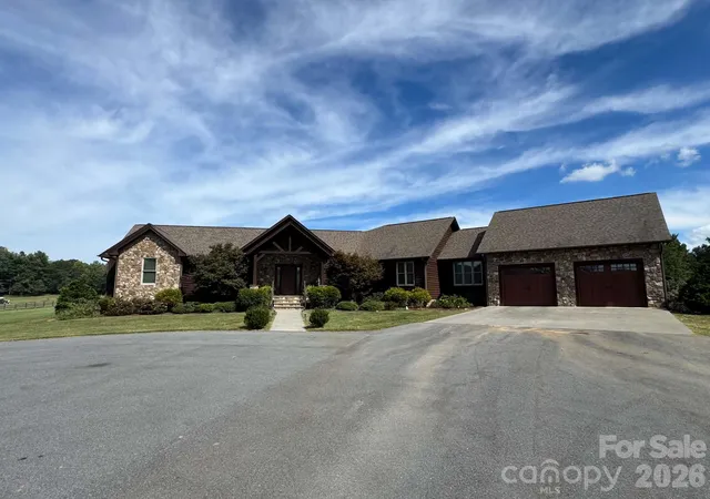 Photo 3 of Single family home for sale at 1083 Union Community Rd, Thurmond, NC 28683 | MLS# 4383434 | Listing updated on 2026-10-02