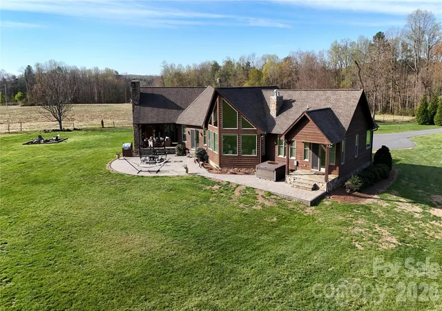 Photo 4 of Single family home for sale at 1083 Union Community Rd, Thurmond, NC 28683 | MLS# 4383434 | Listing updated on 2026-10-02