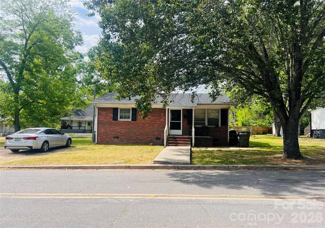 Photo 1 of Sale Pending at 114 Hemphill Ave, Chester, SC 29706 | MLS# 4383441 | Listing updated on 2026-10-20