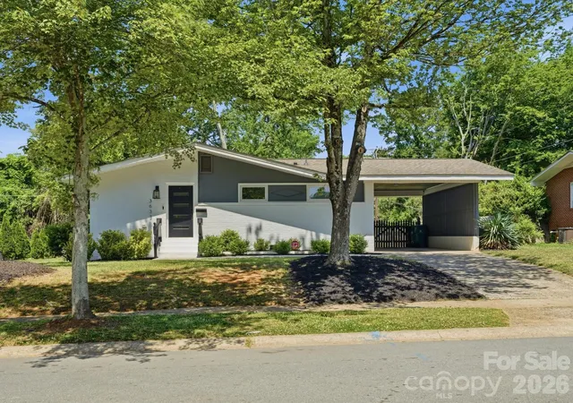 Photo 1 of Single family home for sale at 3633 Rosehaven Dr, Charlotte, NC 28205 | MLS# 4383444 | Listing updated on 2026-09-13