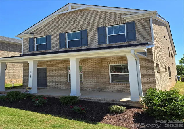 Photo 3 of Single family home for sale at 1221 Colgher St, Charlotte, NC 28227 | MLS# 4383446 | Listing updated on 2026-09-27