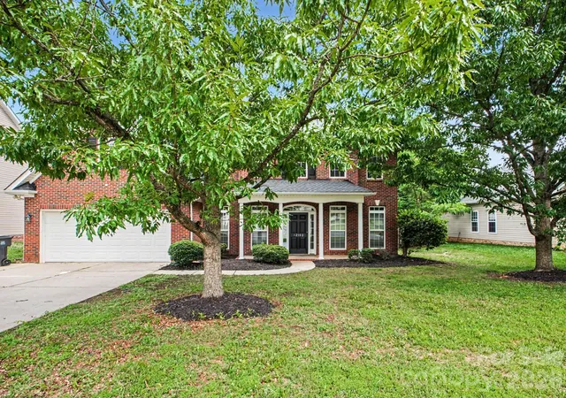 Homes for sale in Charlotte, NC | 12102 Hampton Pl Dr, Charlotte, NC 28269 | MLS# 4383452