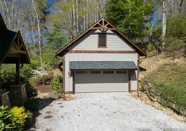 Photo 4 of Single family home for sale at 98 Eagle Watch Dr #99, Tuckasegee, NC 28783 | MLS# 4383466 | Listing updated on 2026-06-18