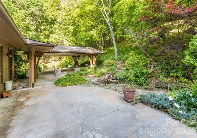 4th image of 1126 Scenic Cir, Waynesville, NC 28786 | MLS# 4383487
