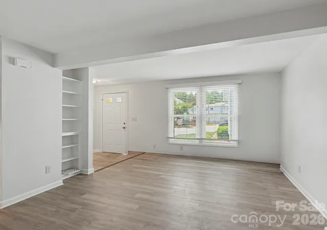 Photo 4 of Townhouse for sale at 9416 Lexington Cir, Charlotte, NC 28213 | MLS# 4383510 | Listing updated on 2026-08-27