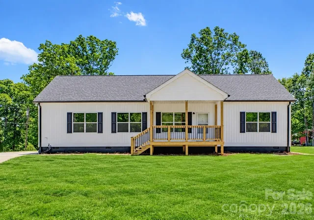 Photo 2 of Single family home for sale at 111 Sarah Ave, Newton, NC 28658 | MLS# 4383528 | Listing updated on 2026-09-23