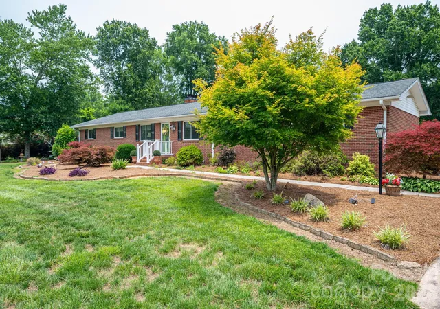Homes for sale in Cherryville, NC | 403 W Old Post Rd, Cherryville, NC 28021 | MLS# 4383564